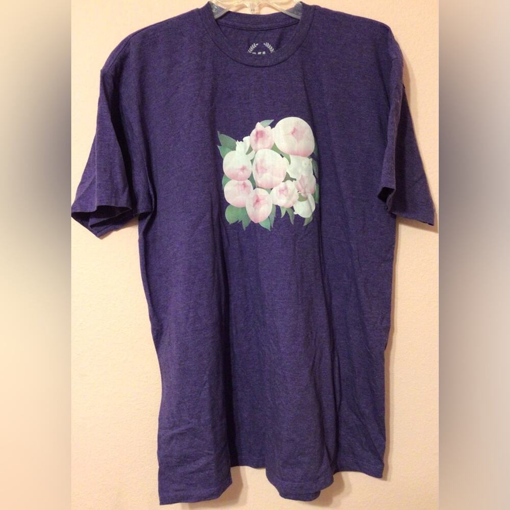 Teepublic men’s purple floral T-shirt size XL